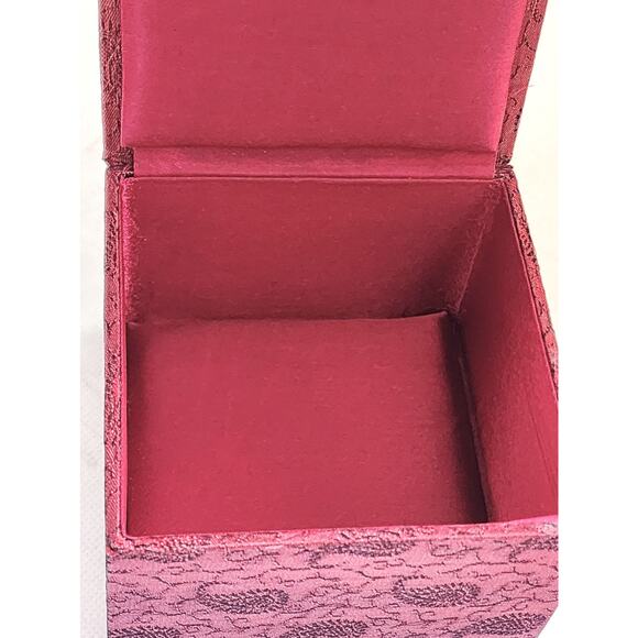 KEEPSAKE BOX/JEWELRY-PIER 1-Ruby Red-Sequins-Beaded-Satin Like Material-Square - Picture 4 of 7